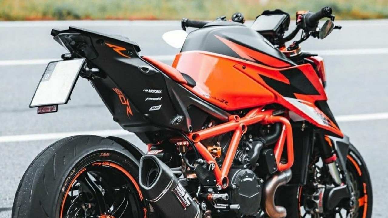 KTM 1290 Super Duke R 2026: Potencia Extrema, Diseño Naked Agresivo y Tecnología de Alto Rendimiento
